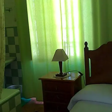 Caravela Hotel *
